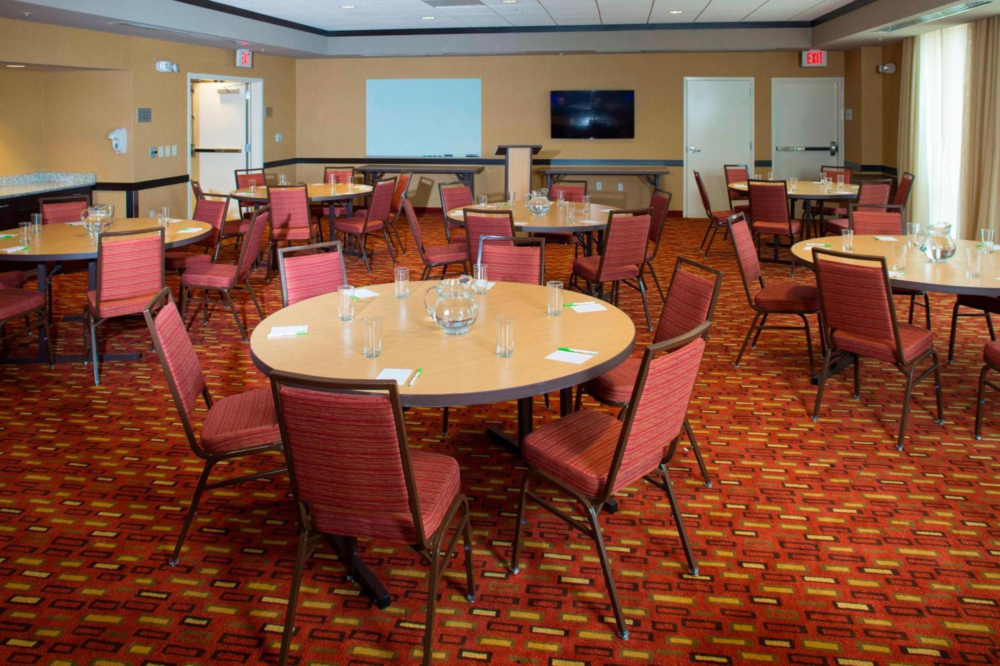 Courtyard By Marriott Dallas Midlothian At Midlothian Conference Center Екстер'єр фото