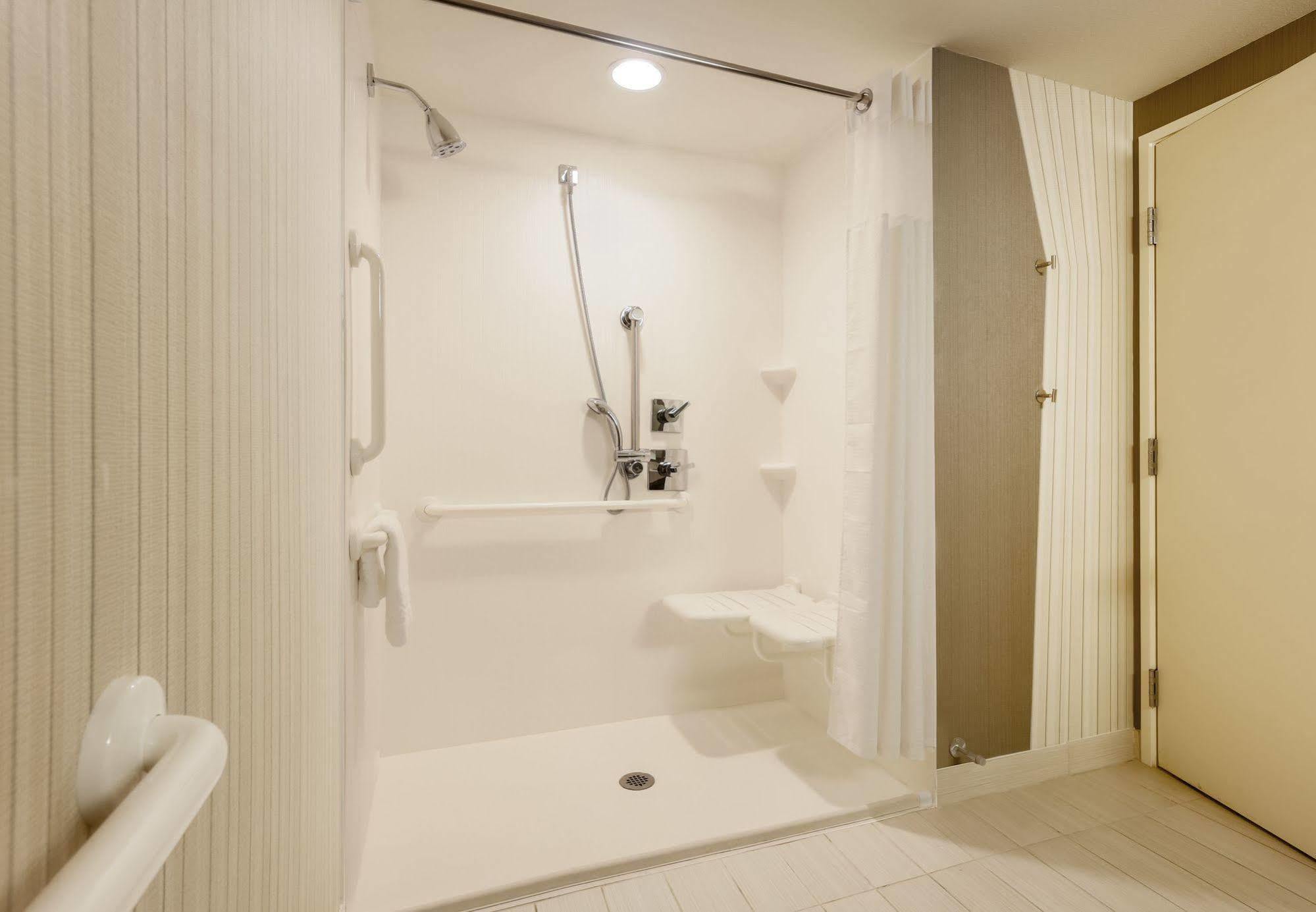 Courtyard By Marriott Dallas Midlothian At Midlothian Conference Center Екстер'єр фото