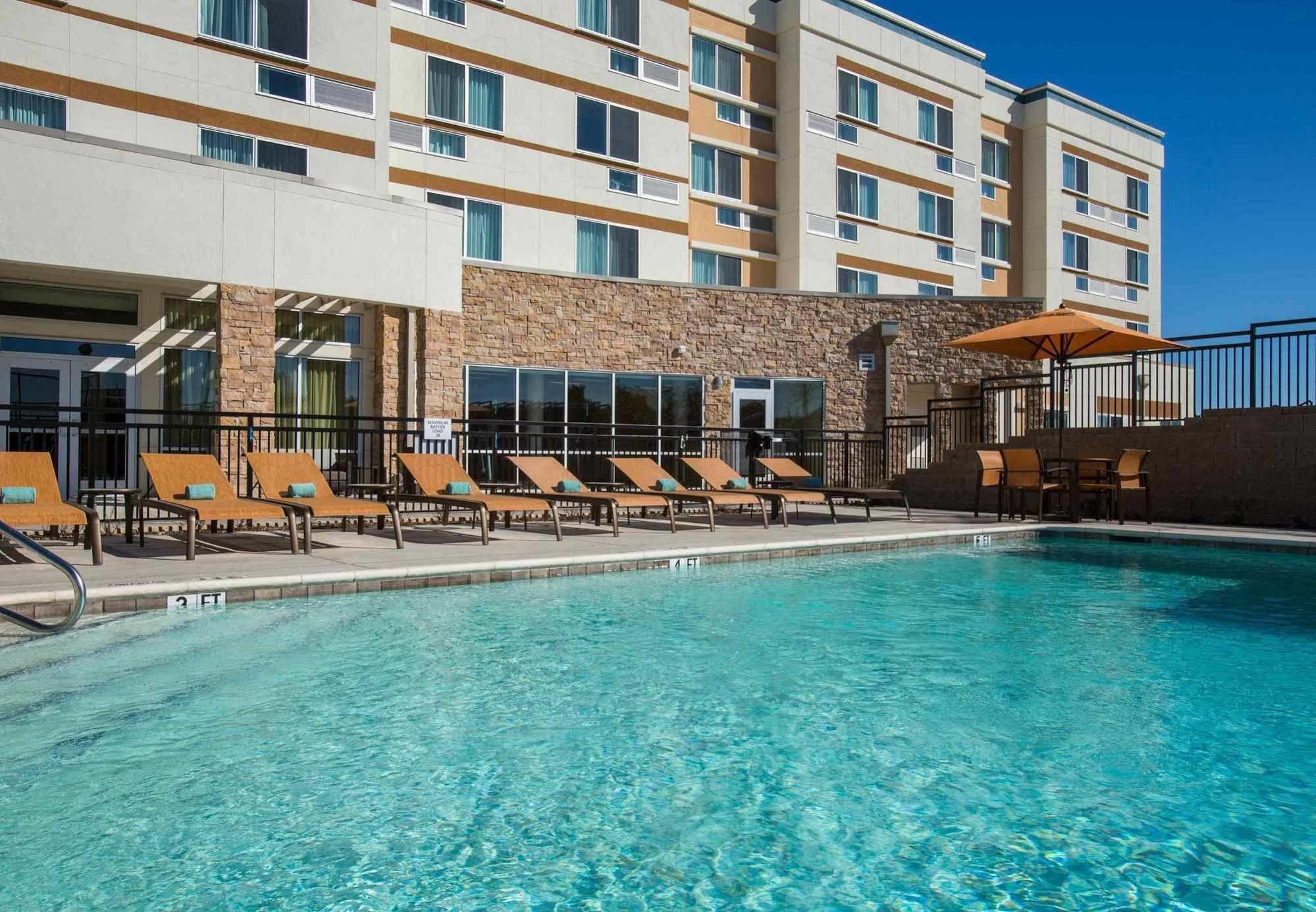 Courtyard By Marriott Dallas Midlothian At Midlothian Conference Center Екстер'єр фото